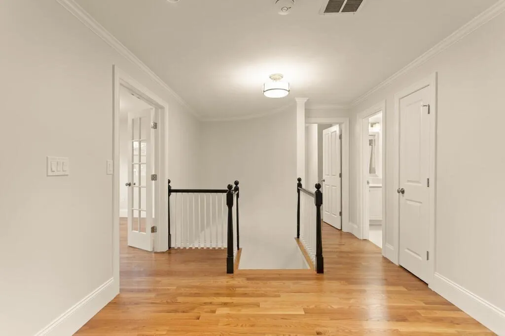 6 bed, 6 bath apartment for rent at 150 Country Club Rd Unit 1, Oak Hill — photo 13 of 39