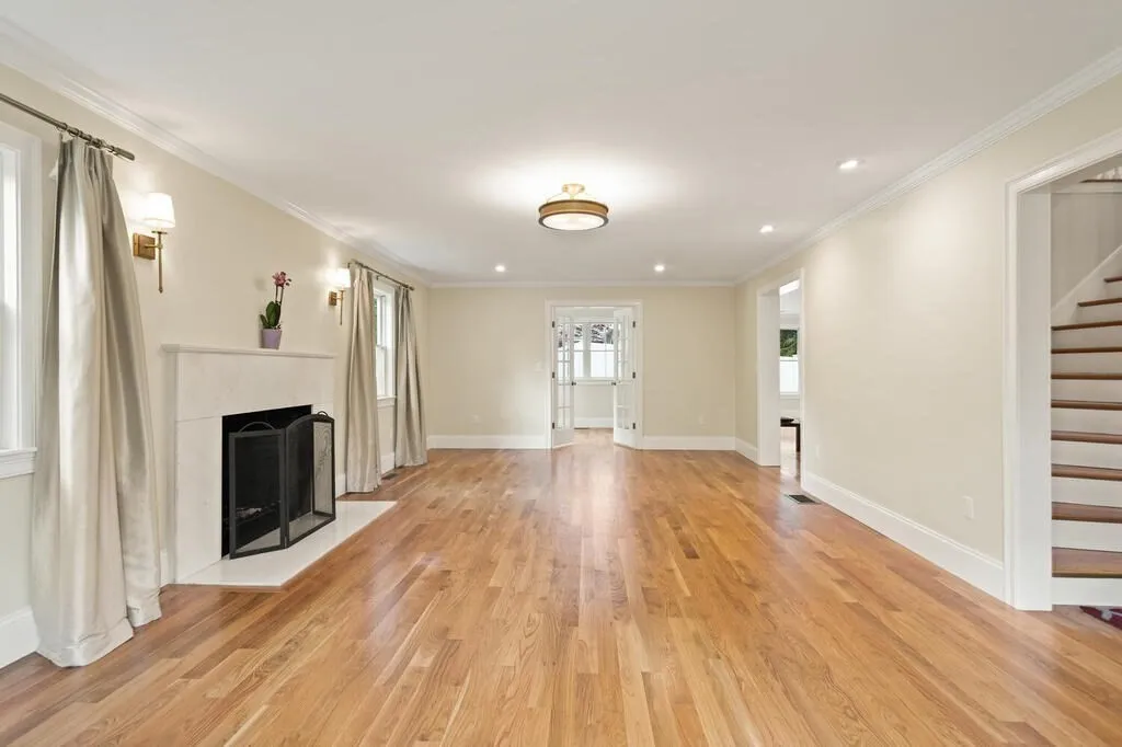 6 bed, 6 bath apartment for rent at 150 Country Club Rd Unit 1, Oak Hill — photo 5 of 39