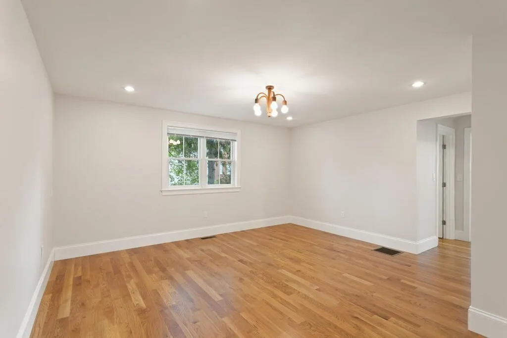 6 bed, 6 bath apartment for rent at 150 Country Club Rd Unit 1, Oak Hill — photo 15 of 39