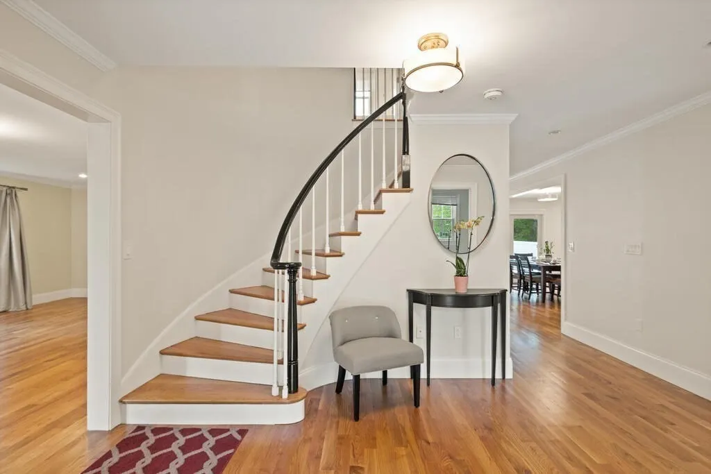 6 bed, 6 bath apartment for rent at 150 Country Club Rd Unit 1, Oak Hill — photo 3 of 39