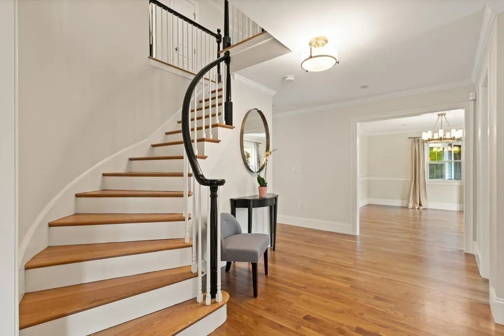 6 bed, 6 bath apartment for rent at 150 Country Club Rd Unit 1, Oak Hill — photo 4 of 39