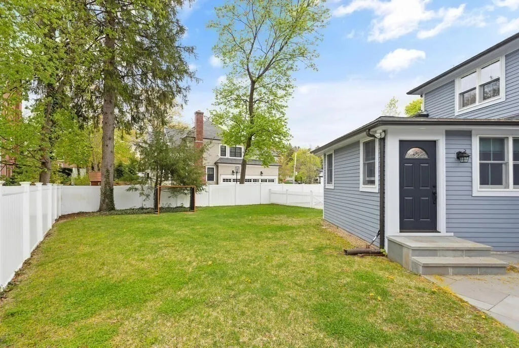 6 bed, 6 bath apartment for rent at 150 Country Club Rd Unit 1, Oak Hill — photo 32 of 39