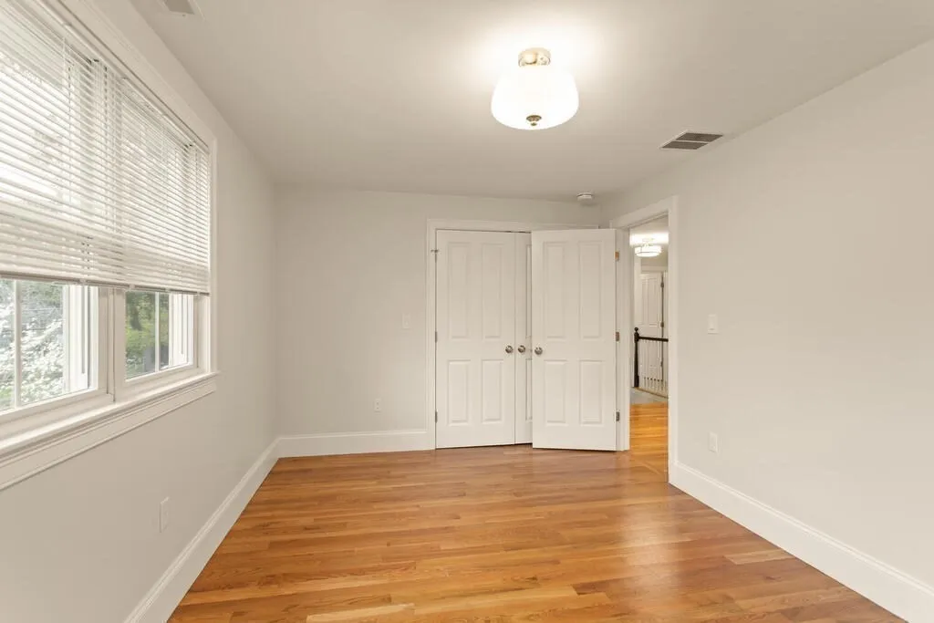 6 bed, 6 bath apartment for rent at 150 Country Club Rd Unit 1, Oak Hill — photo 21 of 39