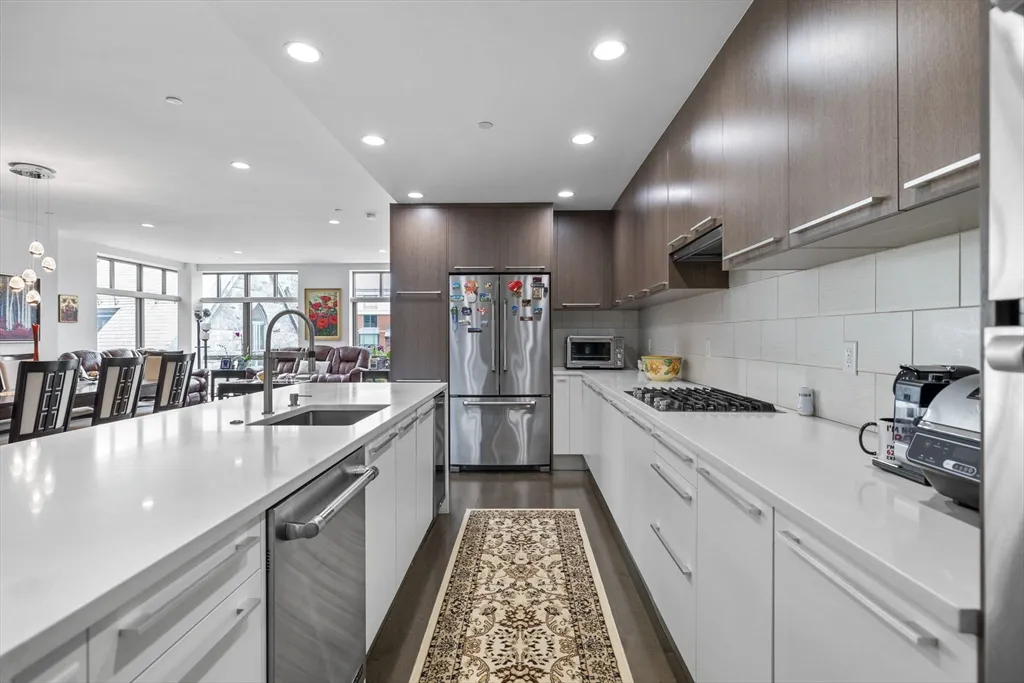 3 bed, 2 bath apartment for rent at 150 Dorchester Ave Unit 510, South Boston — photo 14 of 30