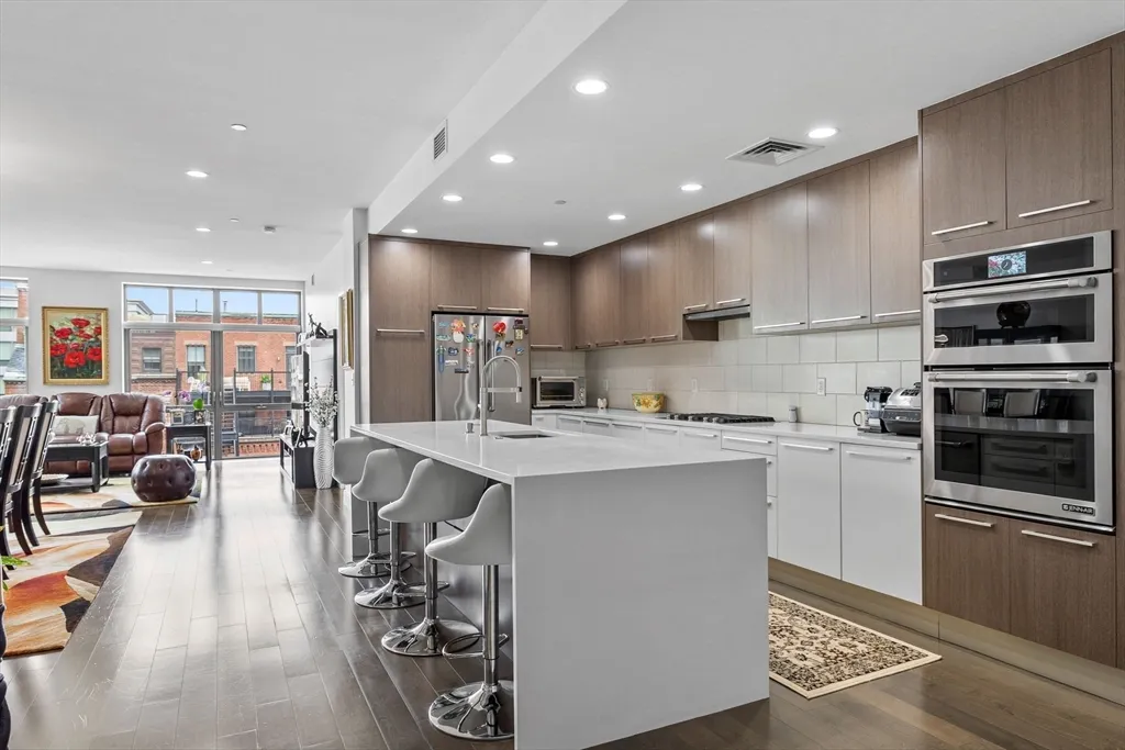 3 bed, 2 bath apartment for rent at 150 Dorchester Ave Unit 510, South Boston — photo 8 of 30