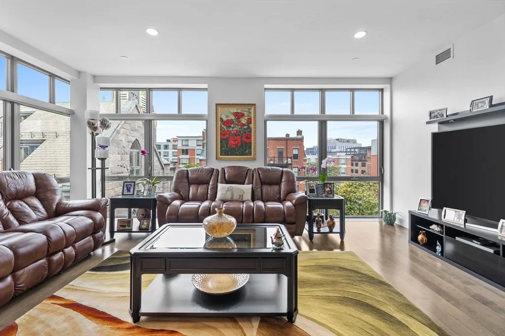 3 bed, 2 bath apartment for rent at 150 Dorchester Ave Unit 510, South Boston — photo 5 of 30