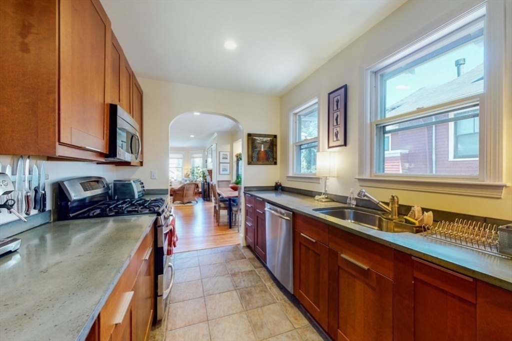 2 bed, 2 bath apartment for rent at 150 Lakeview Ave Unit 2, West Cambridge — photo 12 of 30