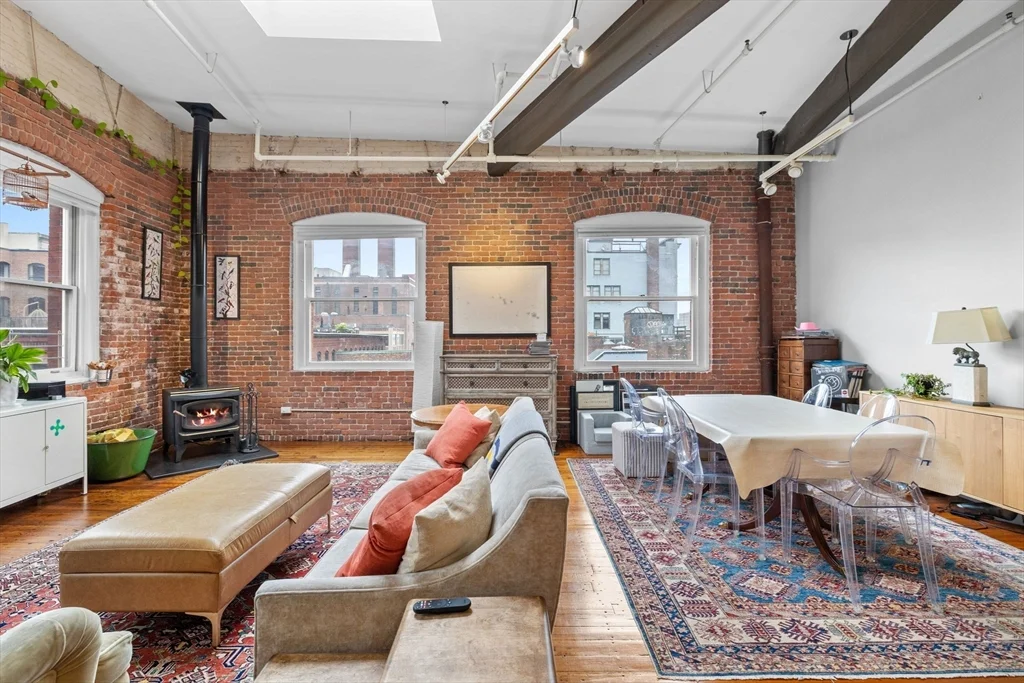 3 bed, 2 bath apartment for rent at 150 Lincoln St Unit 6A, Leather District — photo 3 of 15