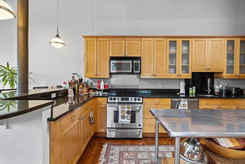 3 bed, 2 bath apartment for rent at 150 Lincoln St Unit 6A, Leather District — photo 5 of 15