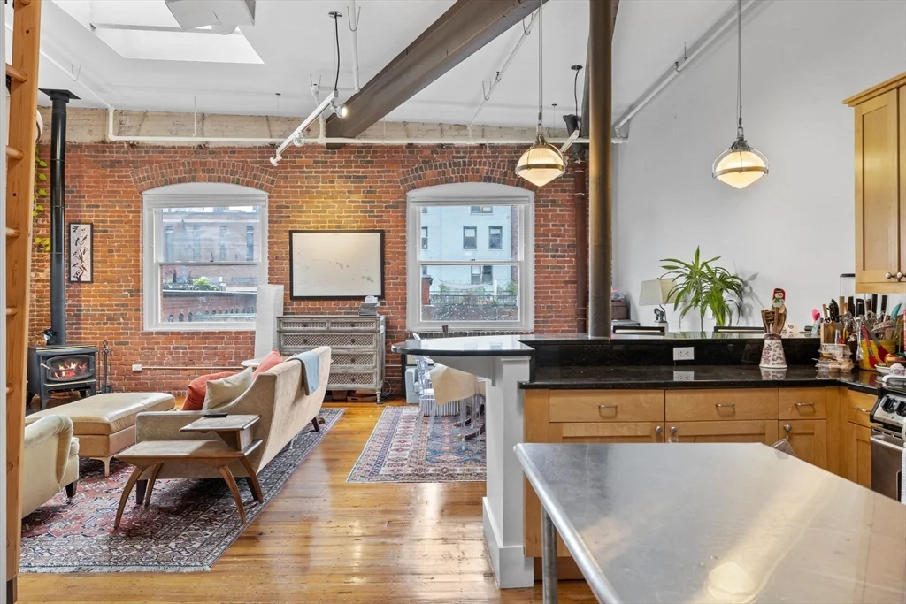 3 bed, 2 bath apartment for rent at 150 Lincoln St Unit 6A, Leather District — photo 6 of 15