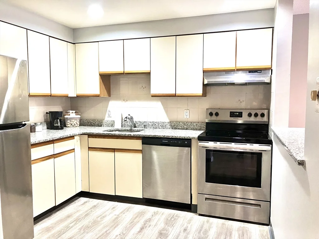 1 bed, 1 bath apartment for rent at 150 Lynnway Unit 103, Lynn — photo 8 of 17