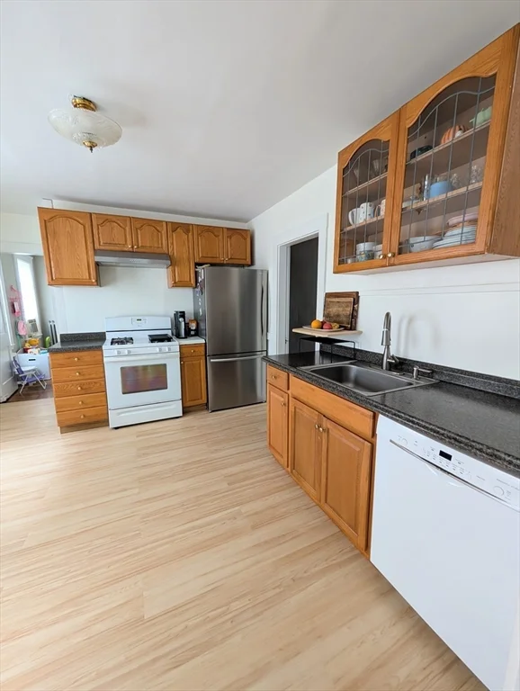 3 bed, 1 bath apartment for rent at 150 Nonantum St Unit 2, Brighton — photo 8 of 21