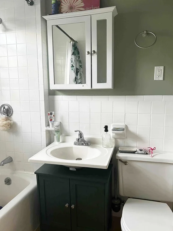 3 bed, 1 bath apartment for rent at 150 Nonantum St Unit 2, Brighton — photo 18 of 21
