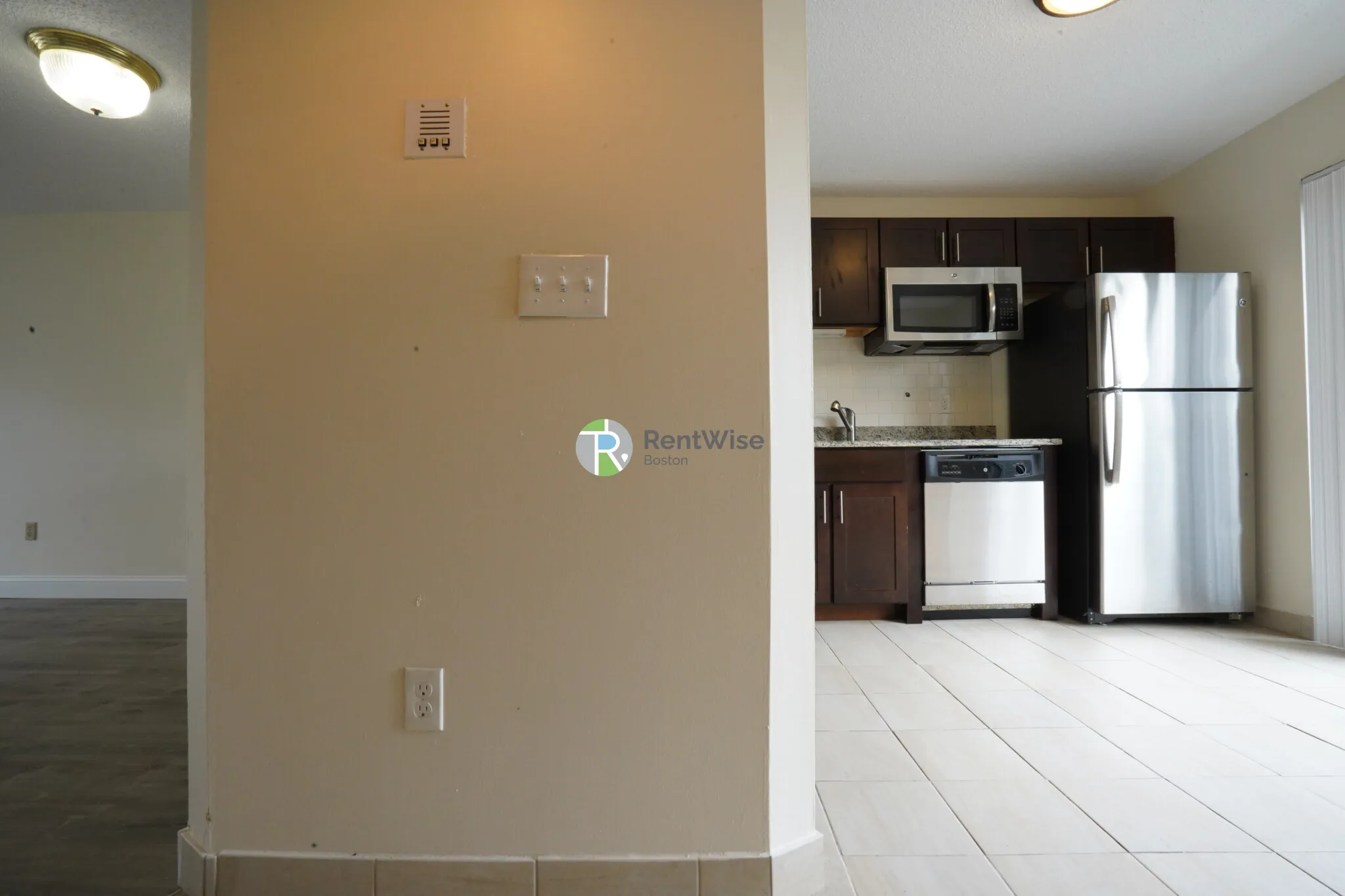 2 bed, 1.5 bath apartment for rent at 150 North Beacon St Unit A4, Oak Square — photo 4 of 18