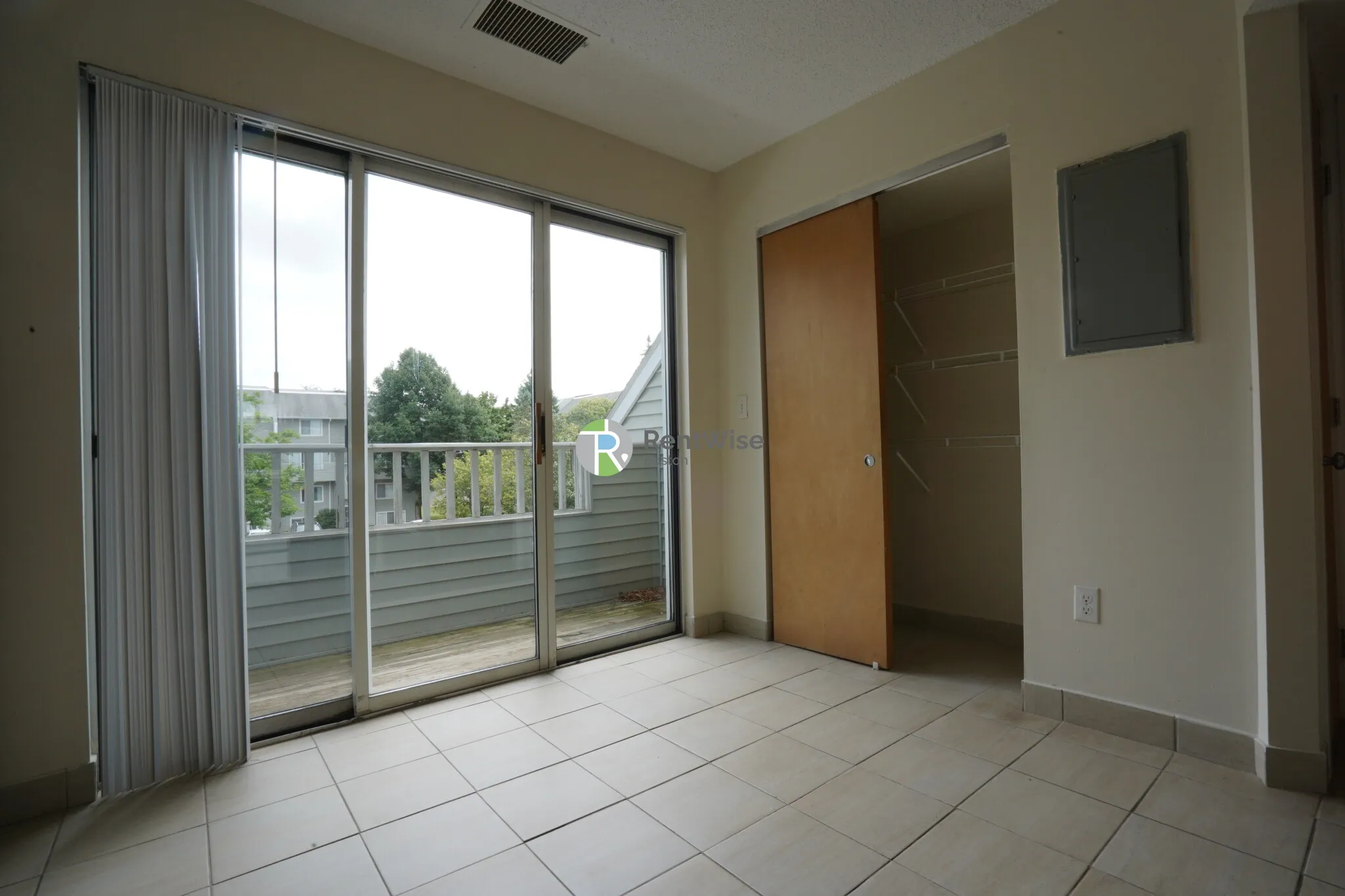 2 bed, 1.5 bath apartment for rent at 150 North Beacon St Unit A4, Oak Square — photo 7 of 18