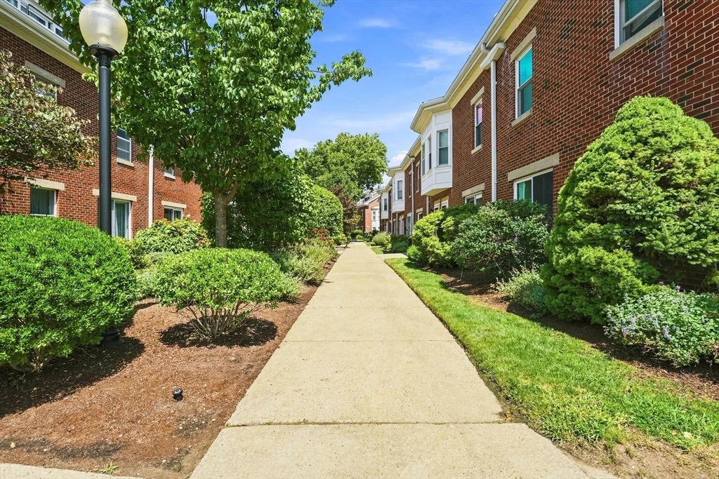 2 bed, 2 bath apartment for rent at 150 Quincy Shore Dr Unit 17, North Quincy — photo 11 of 14