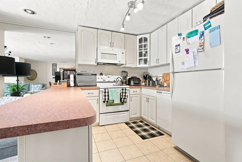 2 bed, 2 bath apartment for rent at 150 Quincy Shore Dr Unit 17, North Quincy — photo 6 of 14
