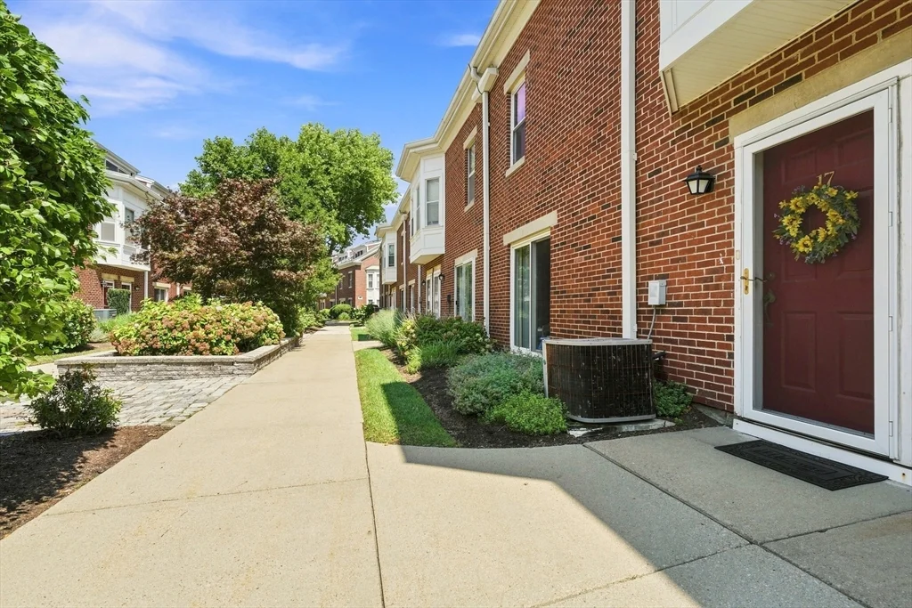 2 bed, 2 bath apartment for rent at 150 Quincy Shore Dr Unit 17, North Quincy — photo 1 of 14