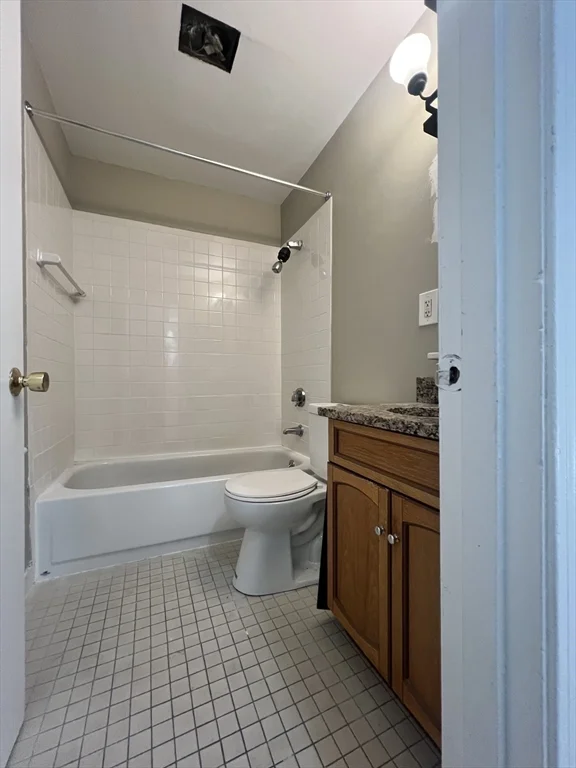 Studio bed, 1 bath apartment for rent at 150 Saint Botolph St Unit 12, Back Bay — photo 8 of 9