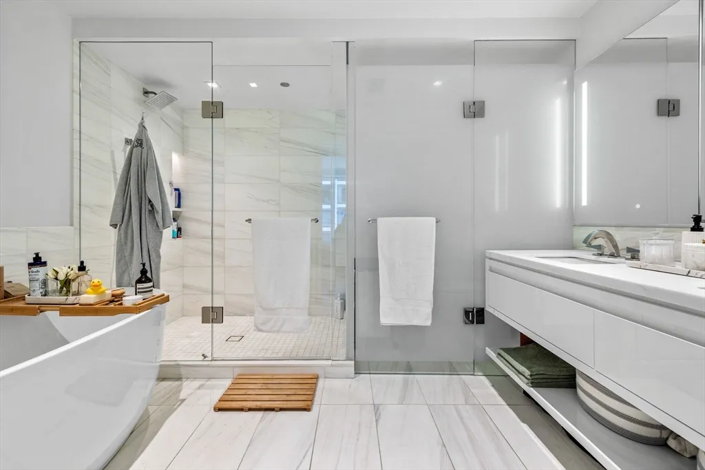 2 bed, 2 bath apartment for rent at 150 Seaport Blvd Unit 14B, Seaport District — photo 23 of 42