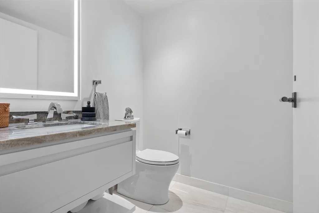 2 bed, 2 bath apartment for rent at 150 Seaport Blvd Unit 14B, Seaport District — photo 29 of 42