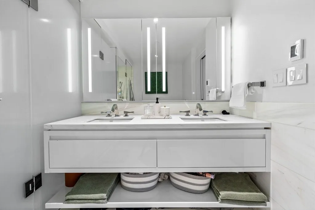2 bed, 2 bath apartment for rent at 150 Seaport Blvd Unit 14B, Seaport District — photo 24 of 42