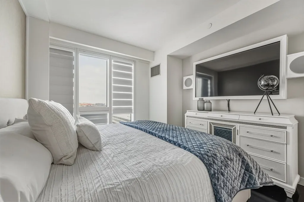 2 bed, 2 bath apartment for rent at 150 Seaport Blvd Unit 17C, Seaport District — photo 16 of 35