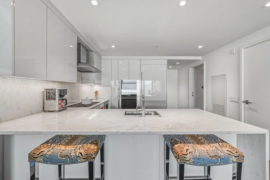 2 bed, 2 bath apartment for rent at 150 Seaport Blvd Unit 17C, Seaport District — photo 8 of 35