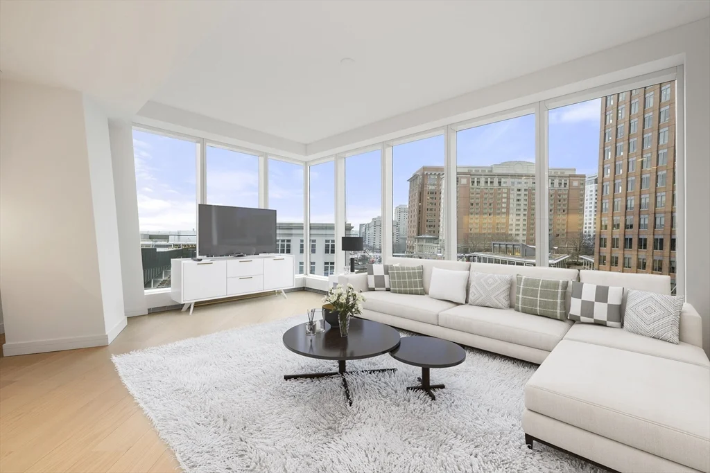1 bed, 1 bath apartment for rent at 150 Seaport Blvd Unit 7F, Seaport District — photo 1 of 24