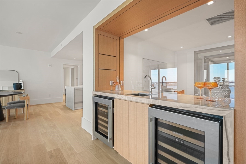 3 bed, 3 bath apartment for rent at 150 Seaport Boulevard Unit 15CD, Seaport District — photo 17 of 41