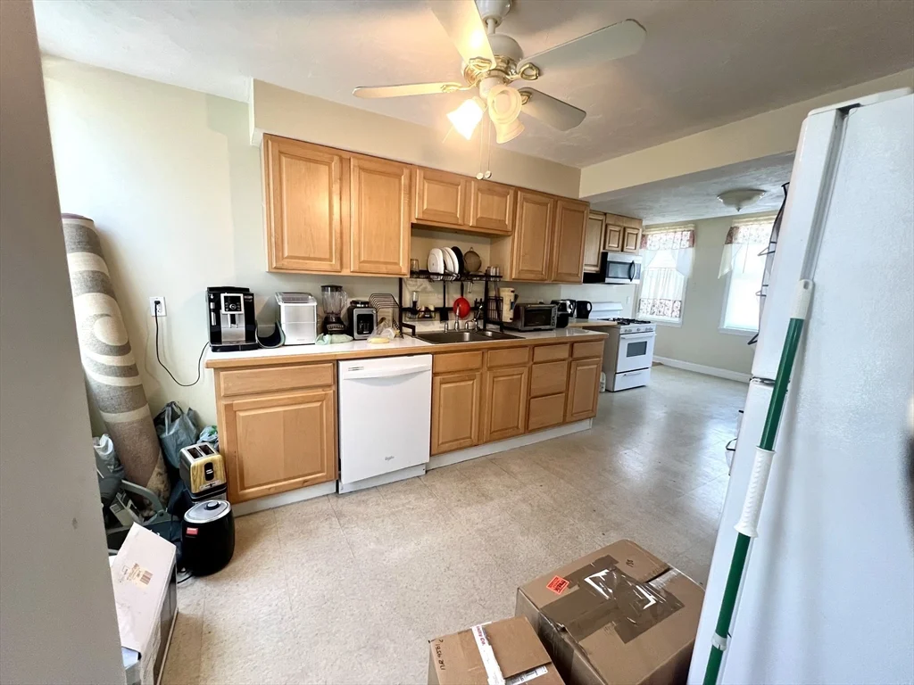 2 bed, 1 bath apartment for rent at 150 Sumner St Unit 1, Quincy — photo 4 of 13