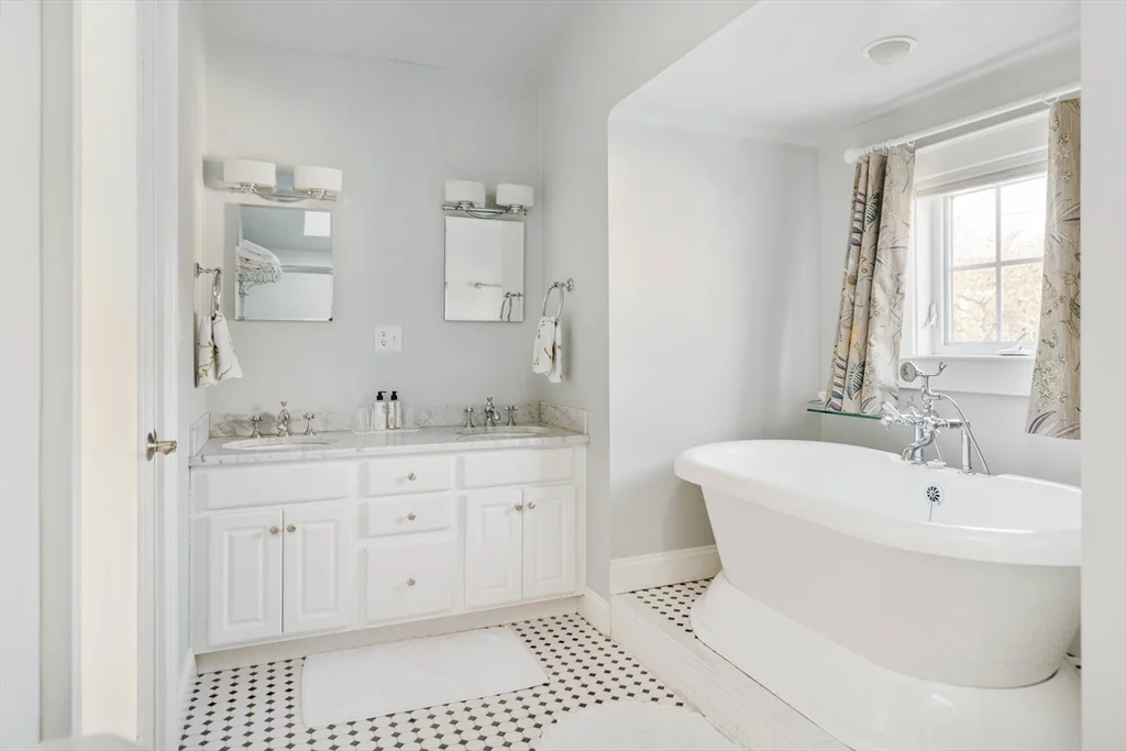 3 bed, 2 bath apartment for rent at 150 Vassal Ln, Cambridge — photo 26 of 32