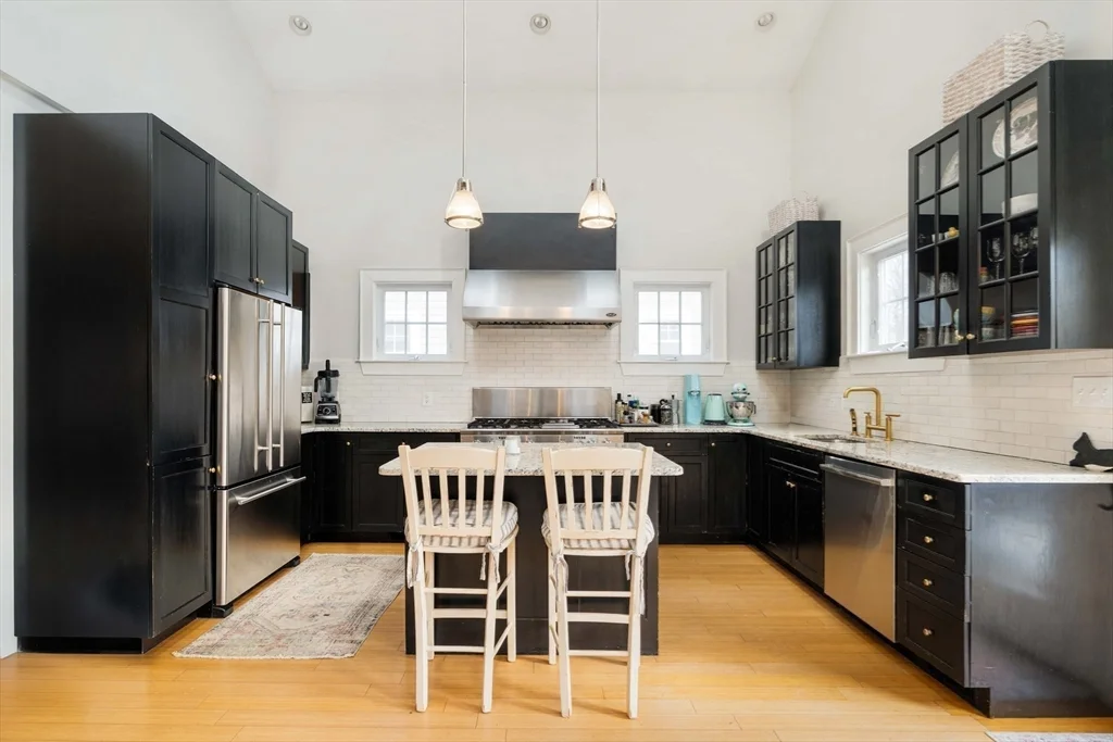 3 bed, 2 bath apartment for rent at 150 Vassal Ln, Cambridge — photo 12 of 32
