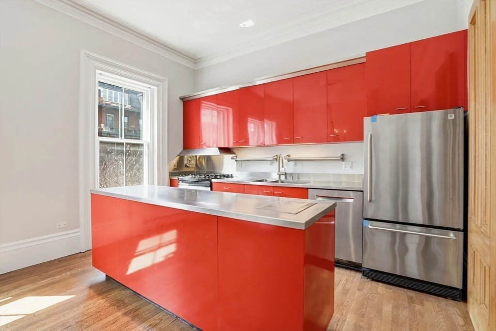 4 bed, 2 bath apartment for rent at 150 W Concord St Unit 2, South End — photo 7 of 28