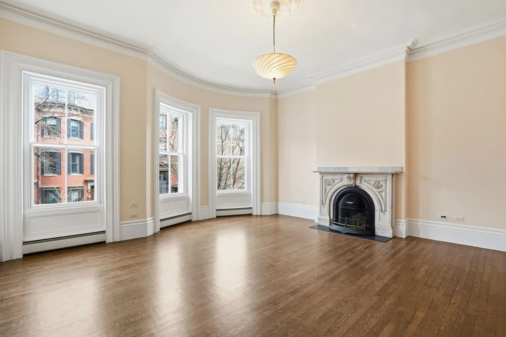 4 bed, 2 bath apartment for rent at 150 W Concord St Unit 2, South End — photo 3 of 28