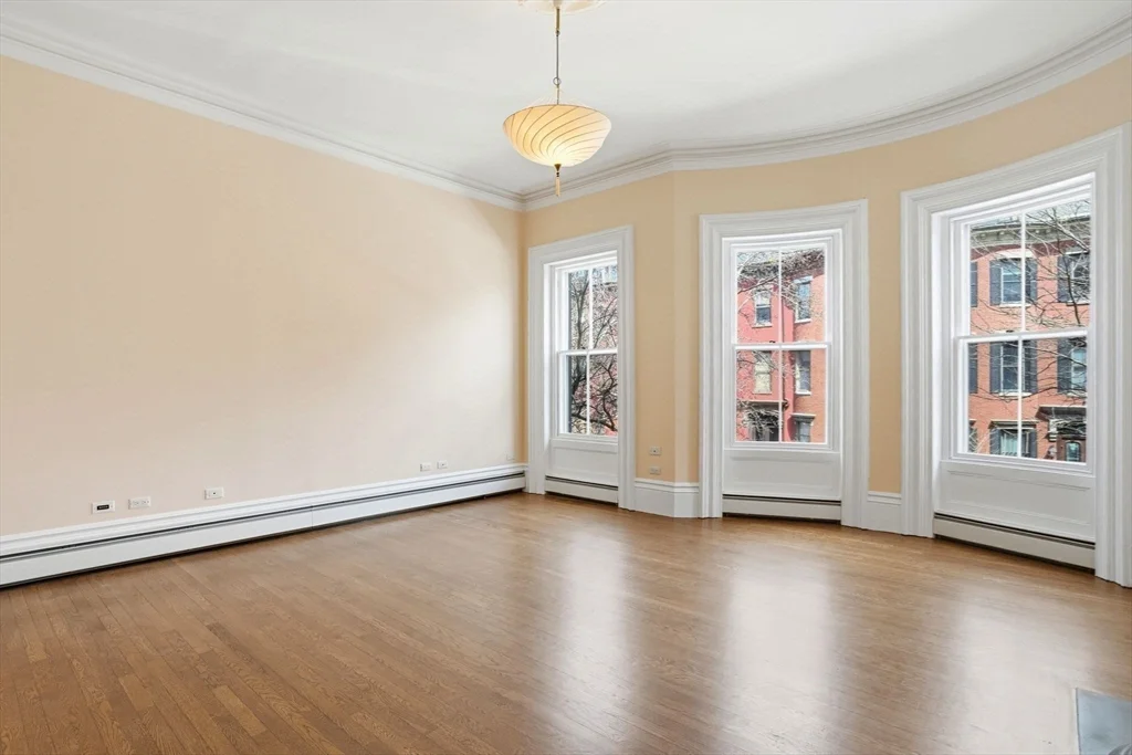 4 bed, 2 bath apartment for rent at 150 W Concord St Unit 2, South End — photo 5 of 28