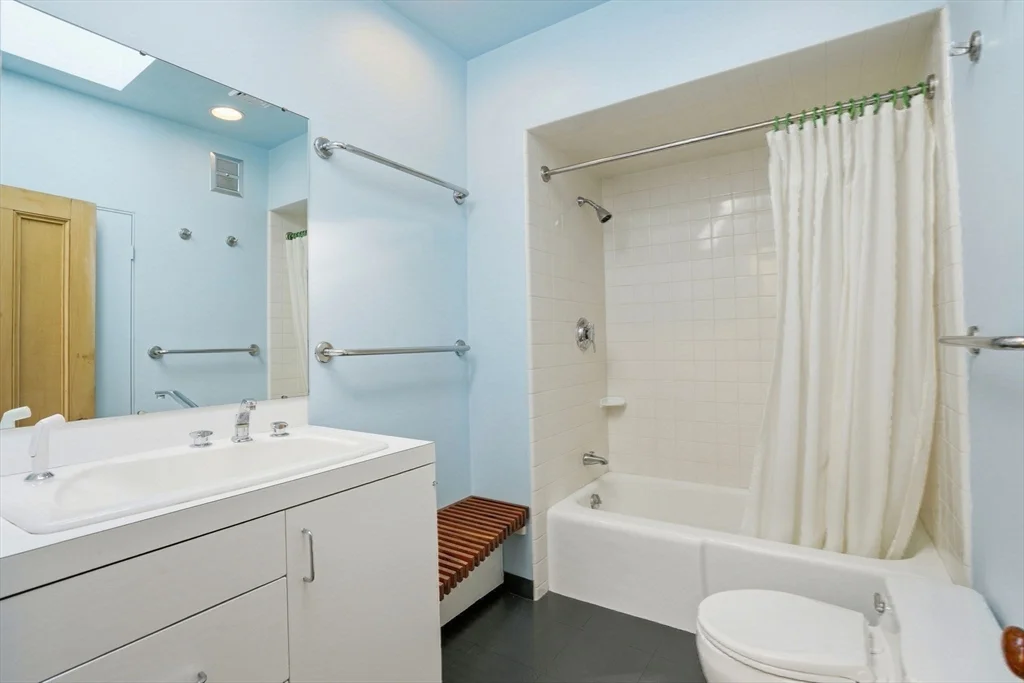 4 bed, 2 bath apartment for rent at 150 W Concord St Unit 2, South End — photo 20 of 28