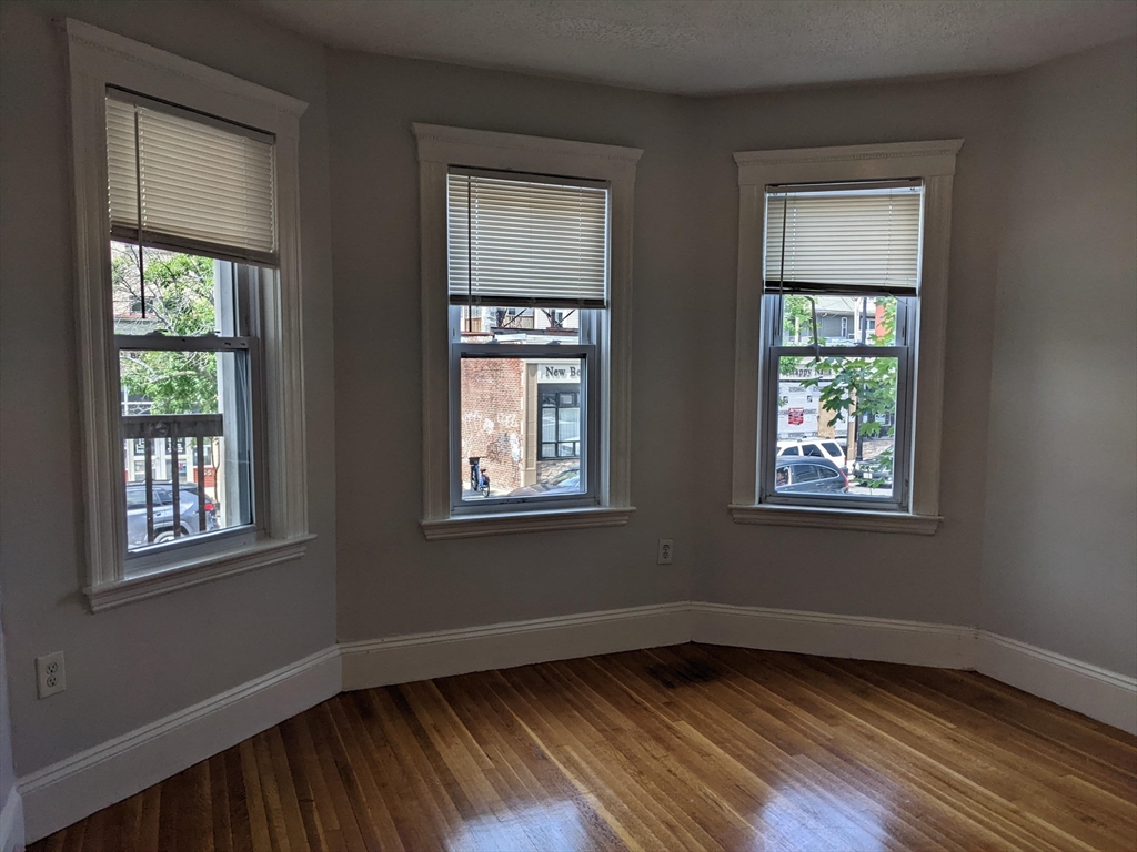 4 bed, 1 bath apartment for rent at 150 Washington St Unit 1, Dorchester — photo 6 of 15