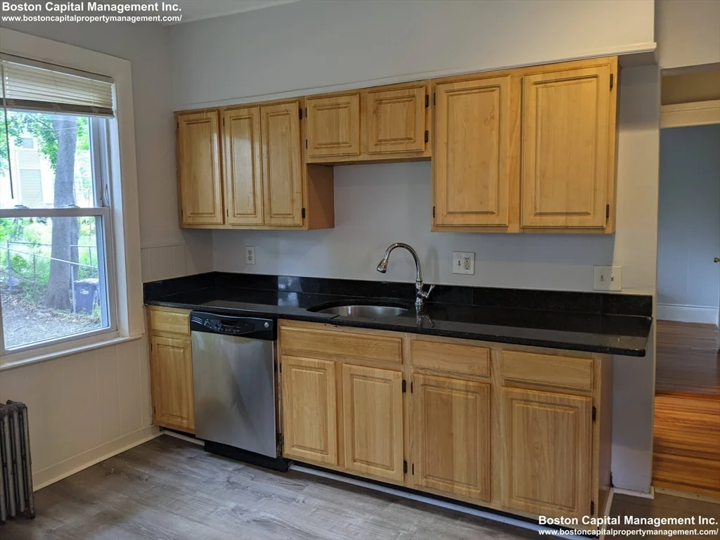 4 bed, 1 bath apartment for rent at 150 Washington St Unit 2, Dorchester — photo 3 of 17