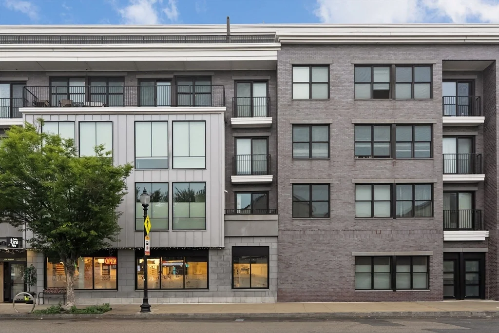 2 bed, 2 bath apartment for rent at 150 West Broadway Unit 23, South Boston — photo 1 of 16
