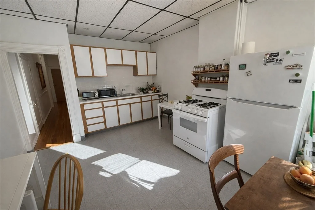 4 bed, 1 bath apartment for rent at 1500 Tremont St , Unit 2, Mission Hill — photo 9 of 11