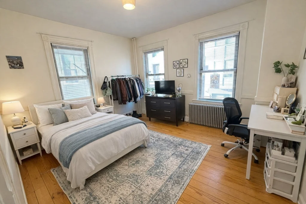4 bed, 1 bath apartment for rent at 1500 Tremont St , Unit 2, Mission Hill — photo 6 of 11