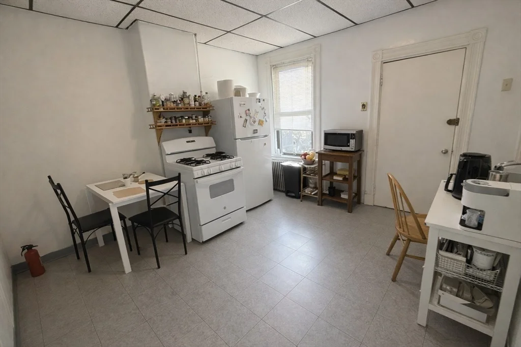4 bed, 1 bath apartment for rent at 1500 Tremont St , Unit 2, Mission Hill — photo 10 of 11