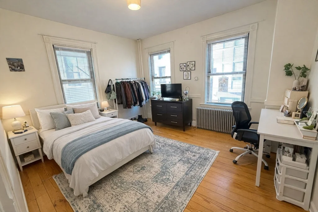 4 bed, 1 bath apartment for rent at 1500 Tremont St , Unit 3, Mission Hill — photo 5 of 10