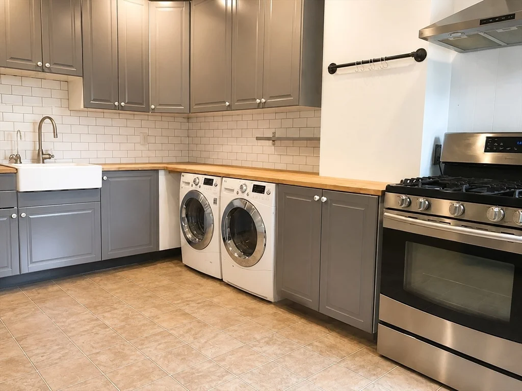 4 bed, 1 bath apartment for rent at 1500 Tremont St , Unit 3, Mission Hill — photo 1 of 10