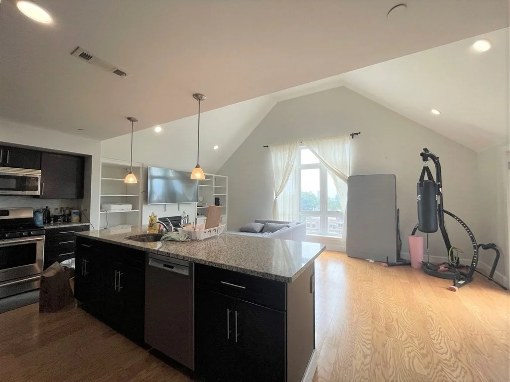 2 bed, 2 bath apartment for rent at 1501 Commonwealth Ave Unit PH4, Boston — photo 12 of 12