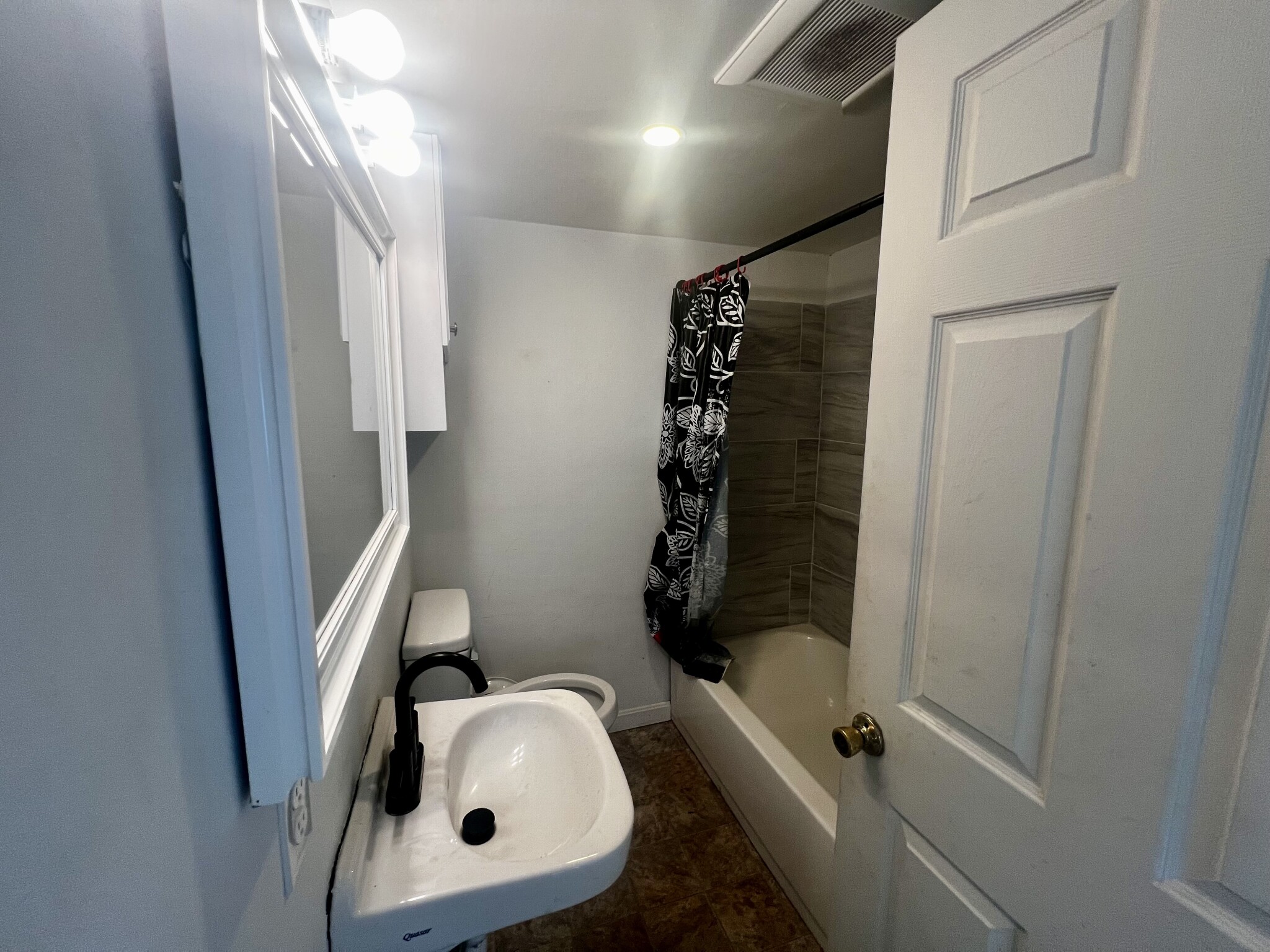 4 bed, 2 bath apartment for rent at 1509 Turnpike St Unit B, North Stoughton — photo 16 of 16