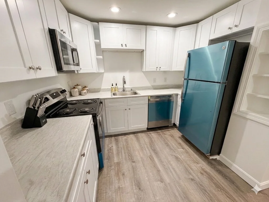 2 bed, 1 bath apartment for rent at 151 Adams St Unit 151, Waltham — photo 1 of 6