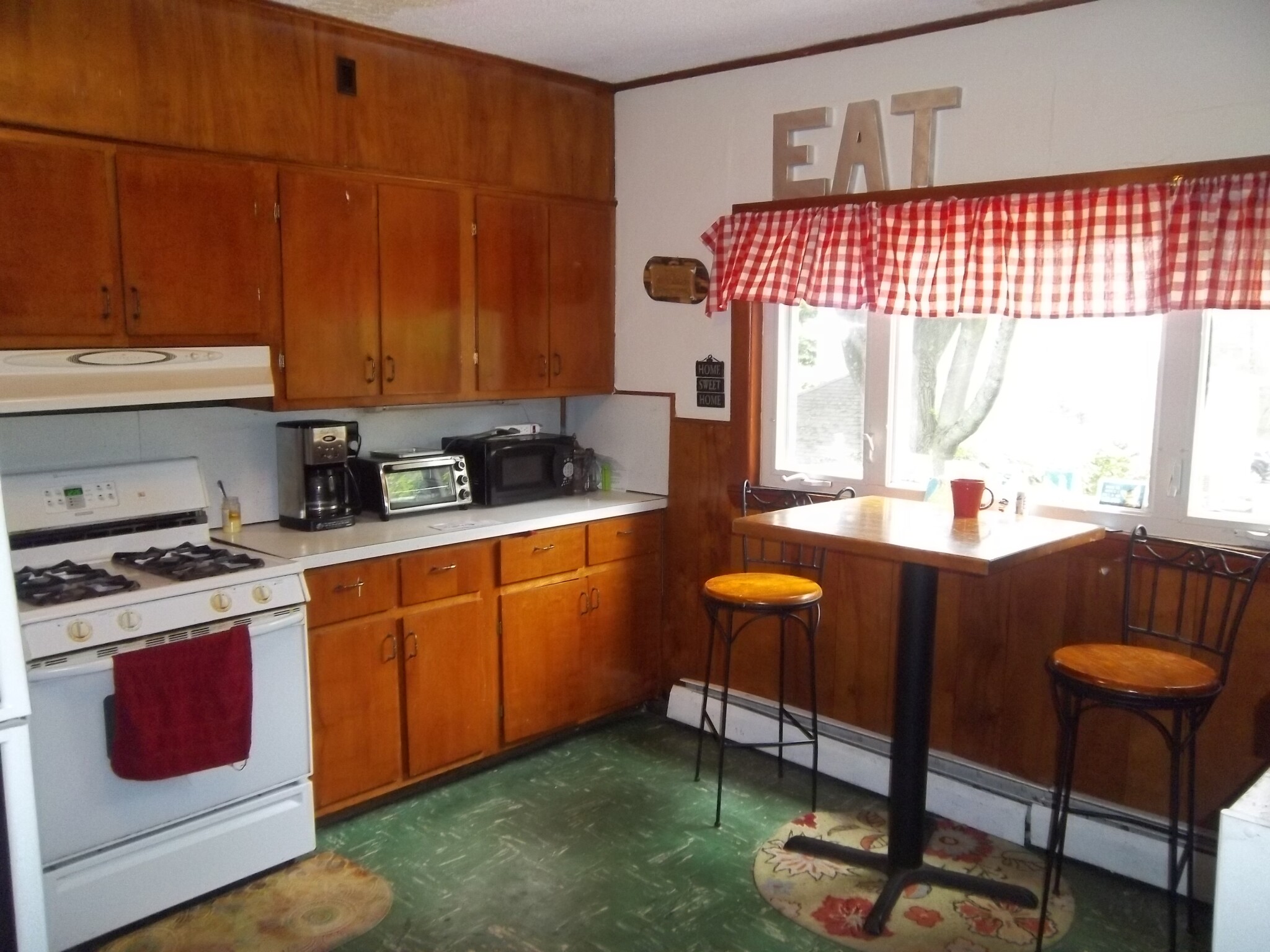 5 bed, 2 bath apartment for rent at 151 Central St Unit 2, Winter Hill — photo 1 of 9