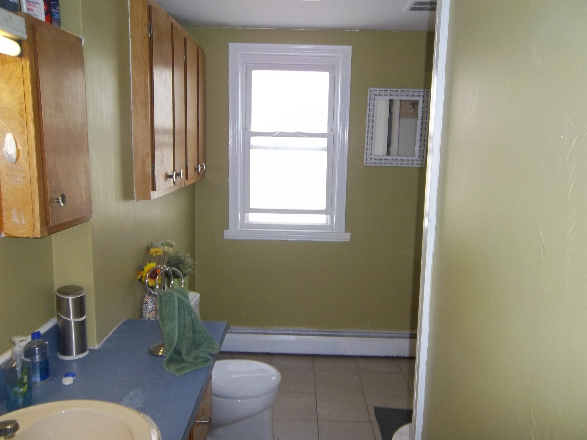 5 bed, 2 bath apartment for rent at 151 Central St Unit 2, Winter Hill — photo 3 of 9